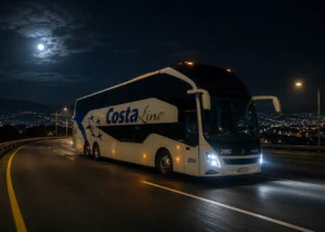 Autobus saliendo rumbo a la playa desde la Ciudad de Mexico