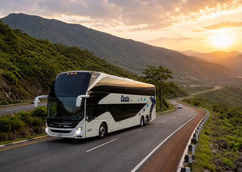 Autobús Costa Line viajando tranquilo hacia Cuernavaca desde la CDMX