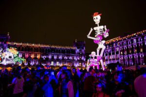 Catrinas durante el Gran Desfile de Día de Muertos en CDMX
