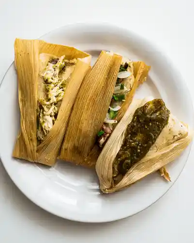 Tamales y atole cerca de la Terminal México Norte
